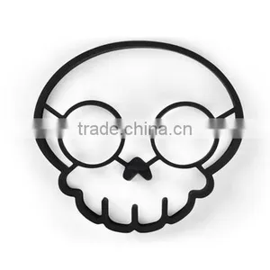 Egg-A-Matic Skull Fried Egg Mold Boiled Egg Silicone Rubber thumbnail-3
