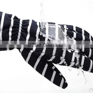Outdoor Waterproof Gloves thumbnail-2