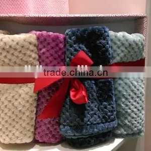 2015 Classic Solid Colour Jacquard Coral Fleece Blanket thumbnail-4