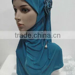 H070 Latest Muslim Hijab With Flower,rhinestones and Pearls thumbnail-1