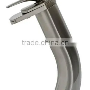 Cascada Bazin Robinet Waterfall Wash Basin Mixer thumbnail-1