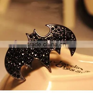 Black Crystal Studded Bat Shape Double Finger Holes Punk Style Ring thumbnail-2