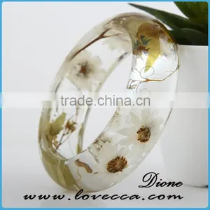 Most Elegant Women Simple Design Real Resin Flower Bangles Wholesale thumbnail-1