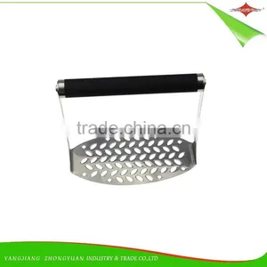 ZY-F1017 Good Quality Stainless Steel Potato Presser With Soft Tpr Grip thumbnail-1