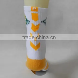 Colorful Design Custom Made Sports Basketball Elite Socks thumbnail-6