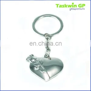 Newest Custom Design Zinc Alloy Making Rhinestones Metal Keychain in Luxury Style thumbnail-1