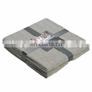 China Factofy Cheap 100% Cotton Skin Touch Decorative Washable Plain Throw Cable Knit Body Pillow Covers thumbnail-6
