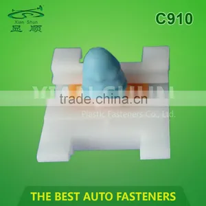 Plastic Plug for Automobile Plug thumbnail-3