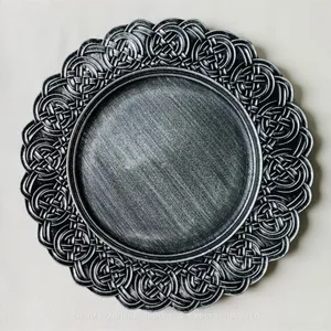 Hot Sale Bulk Wedding Christmas Party Table Decor 13 Inch Gold Retro Round Plastic Charger Plates thumbnail-2