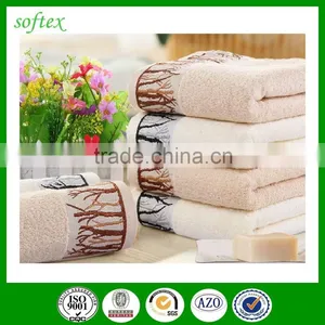 Hot Sale Luxury Embroidery Bamboo Face Towel thumbnail-1