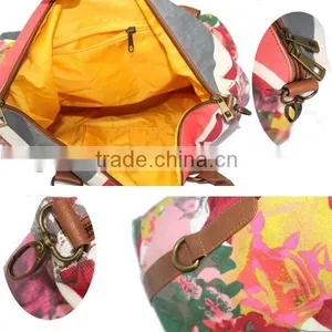 China Canvas Material Flowers and Cross Pattern Womens Leather Shoulder Bag Manufacturer thumbnail-4