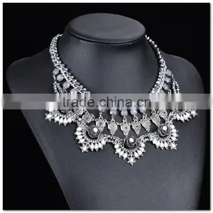 Europe Big Exaggerated Reaationary Necklace thumbnail-3