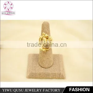 2015 Yiwu New Products Gold Plated Ring With Three Engrave Pattern Butterfly Shape thumbnail-1
