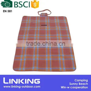Outdoor Waterproof Picnic Blanket Folds Into Bag thumbnail-1
