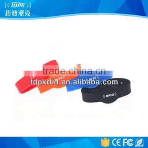 Contactless R/O or R/W 125Khz 13.56Mhz Passive Colorful Silicon Wristbands thumbnail-1