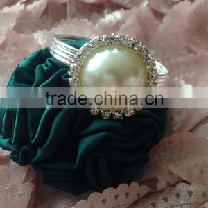 Hot Sale Delicate Clear Diamond and Pearl Round Napkin Ring Serviette thumbnail-1