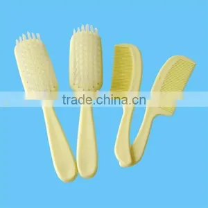 Plastic Hair Brush Set thumbnail-1