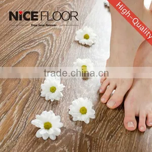 12 mm Middle Embossed Surface Laminate Flooring thumbnail-1