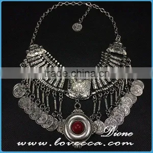 Fashion Necklace With Big Beads thumbnail-3