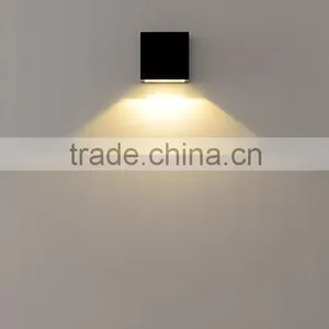 LED Wall Item No.5923 Square Waterproof Outdoor IP54 Surface Mounted LED Wall Light thumbnail-2