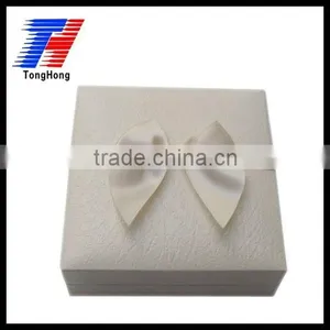 Luxury White Jewelry Box thumbnail-1