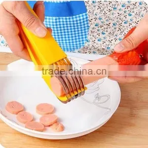 Hot Wholesale Plastic Kitchen Tool Vegetable Fruit Cutter Banana Yellow Slicer Chopper thumbnail-2