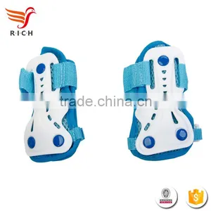 HFX376 Safety Protective Gear for Kids Skateboard Roller Skate Shoes thumbnail-3