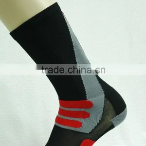 Men Women Fashionable Sports Socks , Jacquard Nylon Sport Compression Socks , Colored Compression Sport Socks thumbnail-1