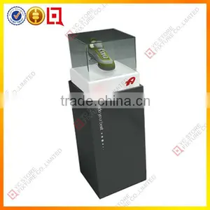 Shoes Window Display thumbnail-1