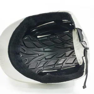 Short brim shoprt peak bump cap (5)