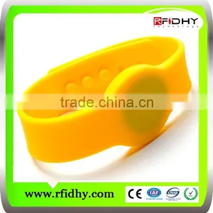 Manufacturer of Customized Waterproorf Silicone Rfid Wristband thumbnail-1