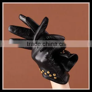 Fashion Designed Women Wearing Gloves With Nails Leather thumbnail-1