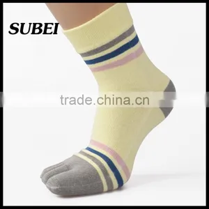 Wholesale Socks Custom Toe Socks for Men thumbnail-2
