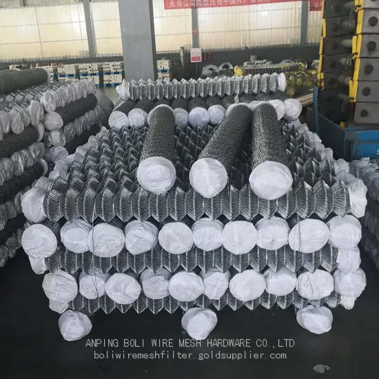 Field Fencing/Chain Link Fence/ Diamond Outdoor Steel Wire Mesh Metal Fencing