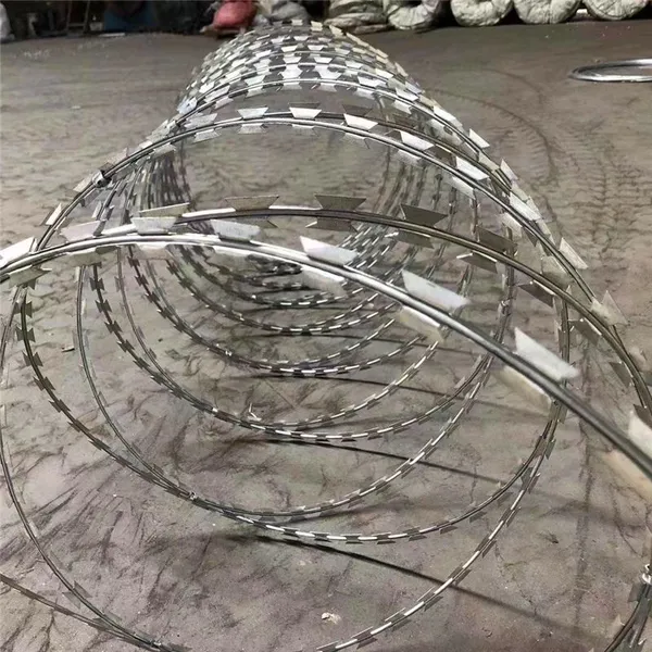 Double Concertina Razor Barbed Wire Galvanized Mesh Roll With Clips for High Security Fencing photo-5