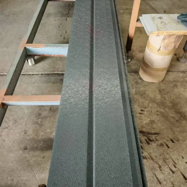 Linyi High Quality Wholesale Durable Sandwich Panel Insulated Exterior Metal Embossed Pu Foam Sandwich Polyurethane Metal Siding photo-3