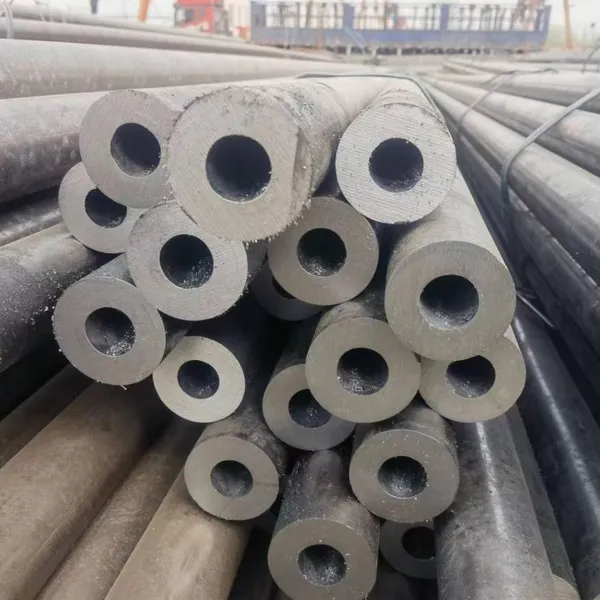 Seamless Steel Pipe : Q345B Grade, Custom Outer Diameter, Petroleum Equipment Manufacturing Stock photo-2
