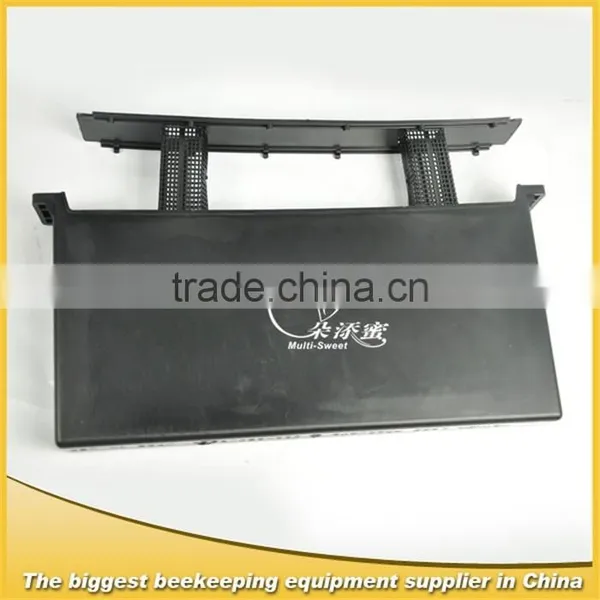 Hot Sale Beehive Frame Deep Plastic Bee Feeder With Ladder of Bee Keeping Equipment Made in China photo-3