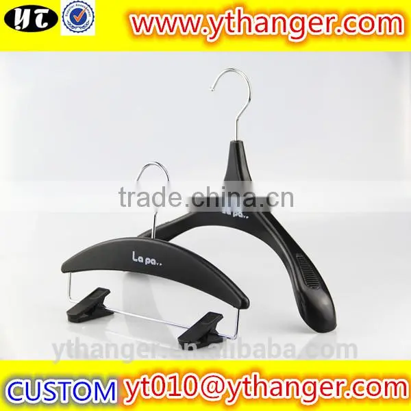YY0483 Unique Antique Pattern Plastic Coat Hanger for Clothes Supplier's Choice photo-3