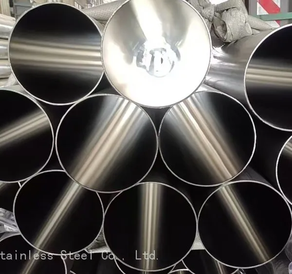 Premium 316L Stainless Steel Seamless Pipe for Sanitary Applications photo-4