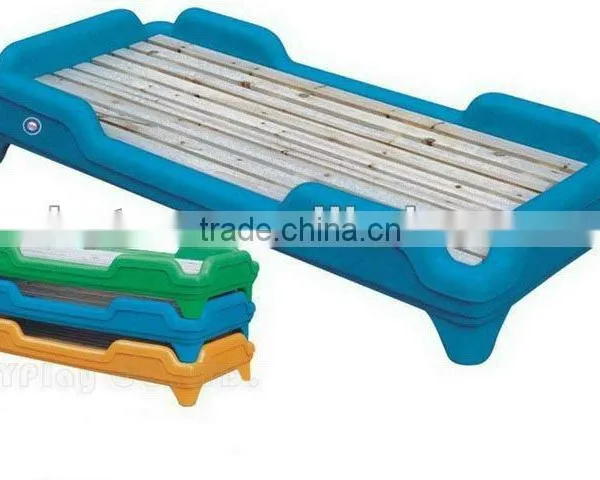plastic baby's cot prototype maching