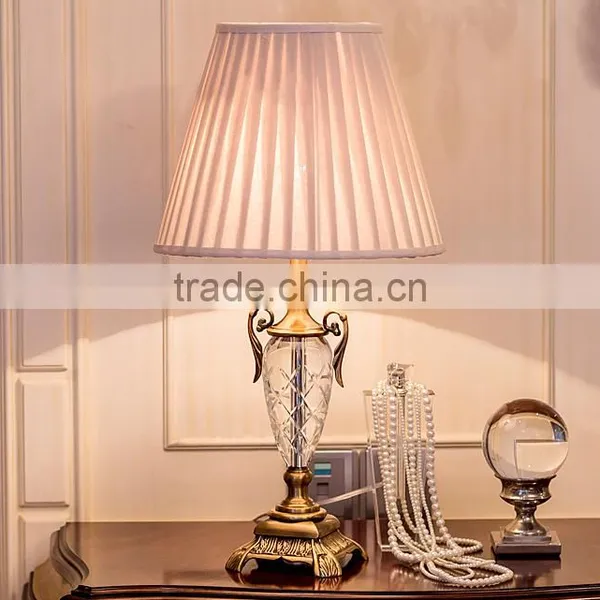 Clear Crystal Body Golden Metal Bottom Concise Design Table Lamp photo-2