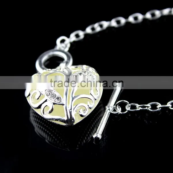 Glowing Bracelet Silver Glow in Dark Heart Pendant Luminous Bracelet photo-3