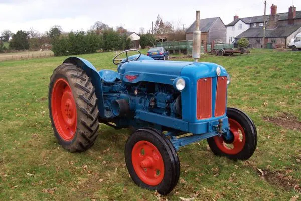 60HP 400hp 48KW Large Farm Tractors Four Wheel 4 Wheel