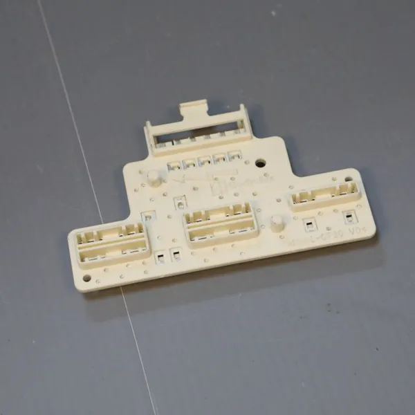 Custom Molded Hall Sensor Brackets for ECU Bases, PBT+GF30 Material, 150 Ton Injection Machine, No Flash, No Sink Marks