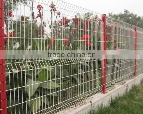 Hot Sale Colorful Powder Coating Welded Wire Mesh Fencing With Curves photo-4