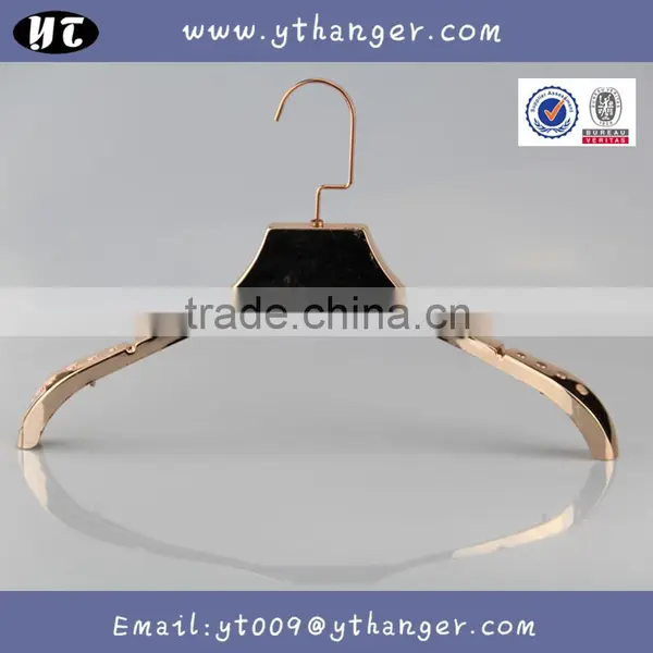 HA7004 Luxury Plastic Hanger for Clothes Adults Shirt Hanger Supplier's Choice photo-4