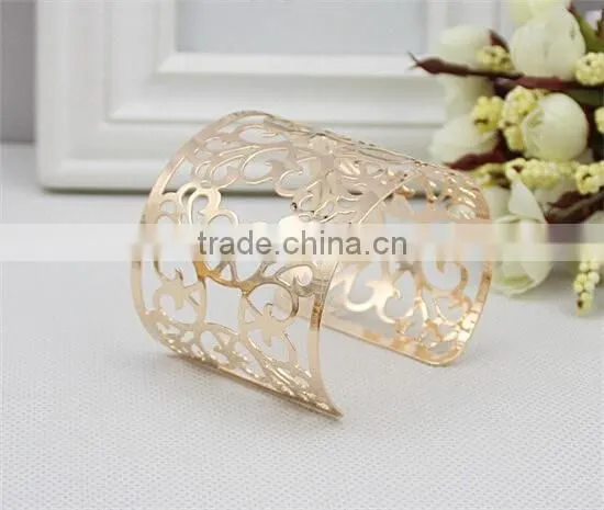 Trendy Gold Plated Iron Open End Cuff Hollow Flower Bangle Bracelets for Ladies photo-2