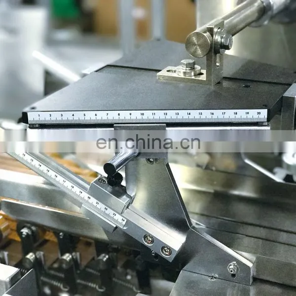 Ruipuhua 508S Box-motion Type Forzend Food Bread Cake ,Scouring Pad/Sponge/Cleaning Supplies Horizontal Pillow Packing Machine photo-4