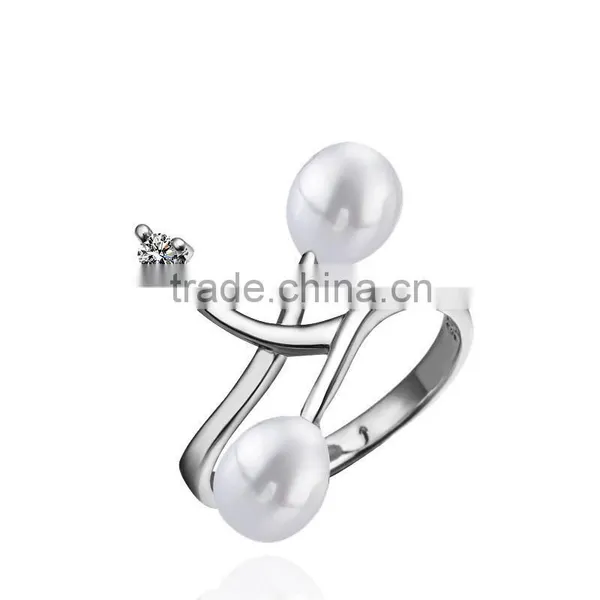 Latest Leaf Shaped Pearl Ring Design for Women photo-4